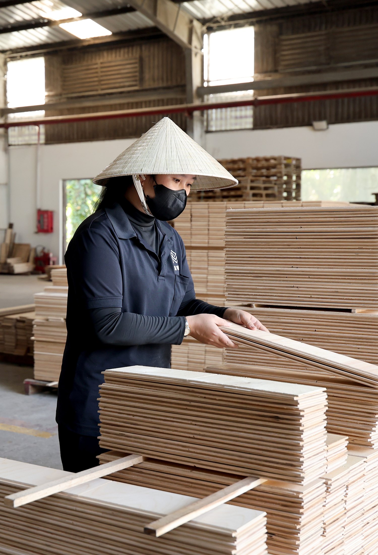 Vu Uy Wood production line