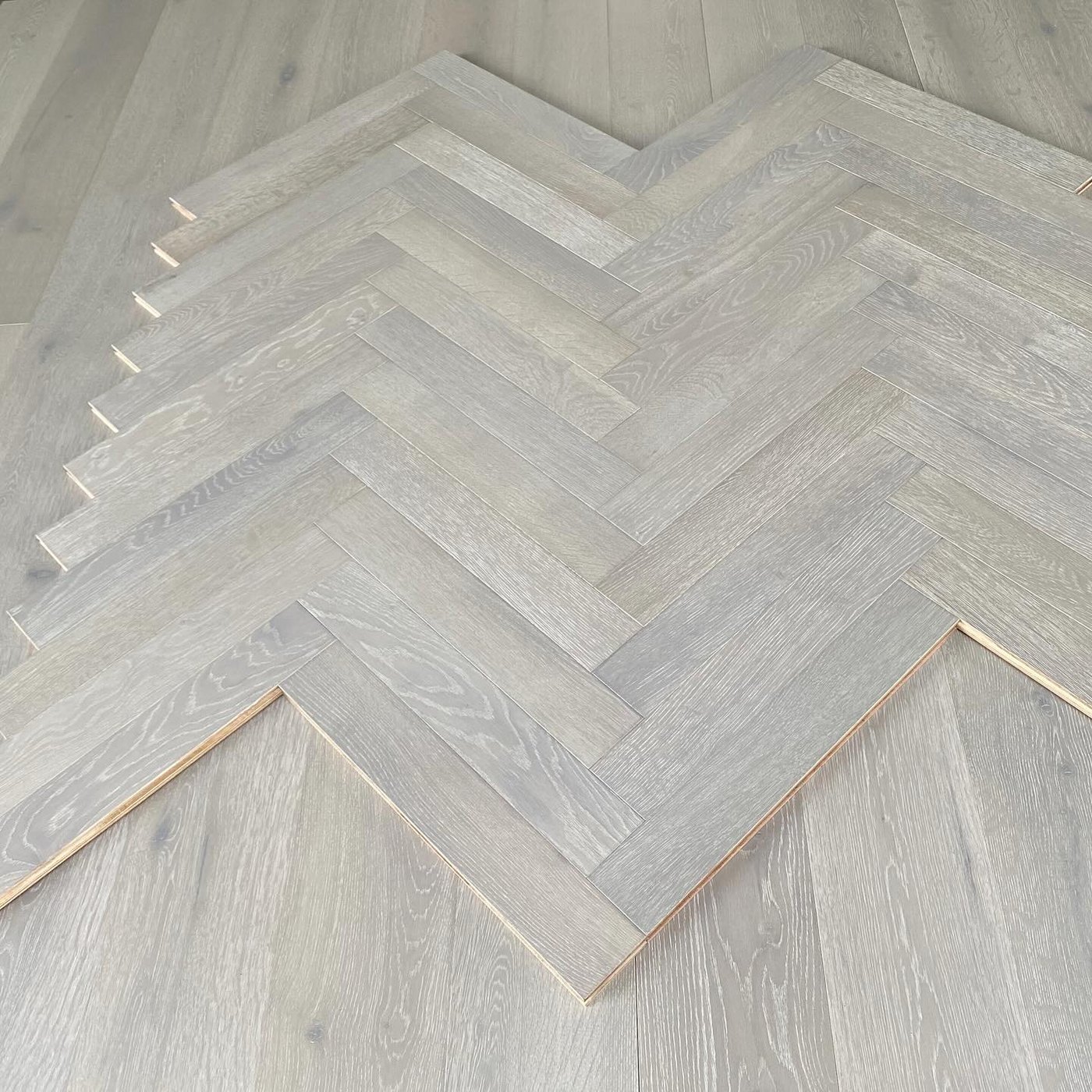 Oak flooring, Herringbone