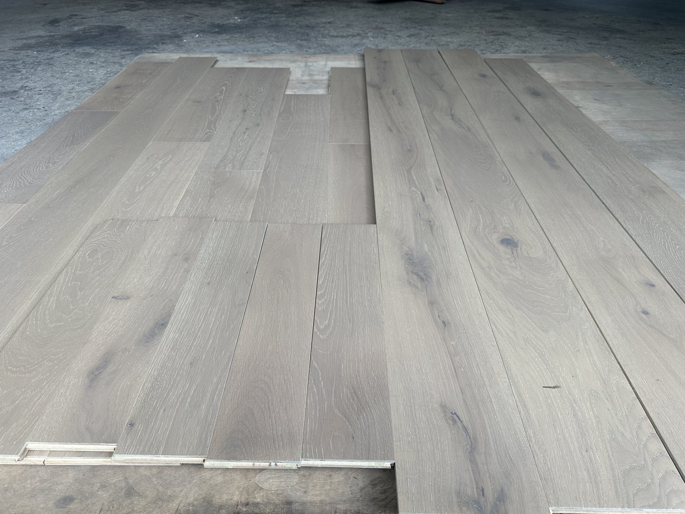 Oak flooring, Plank