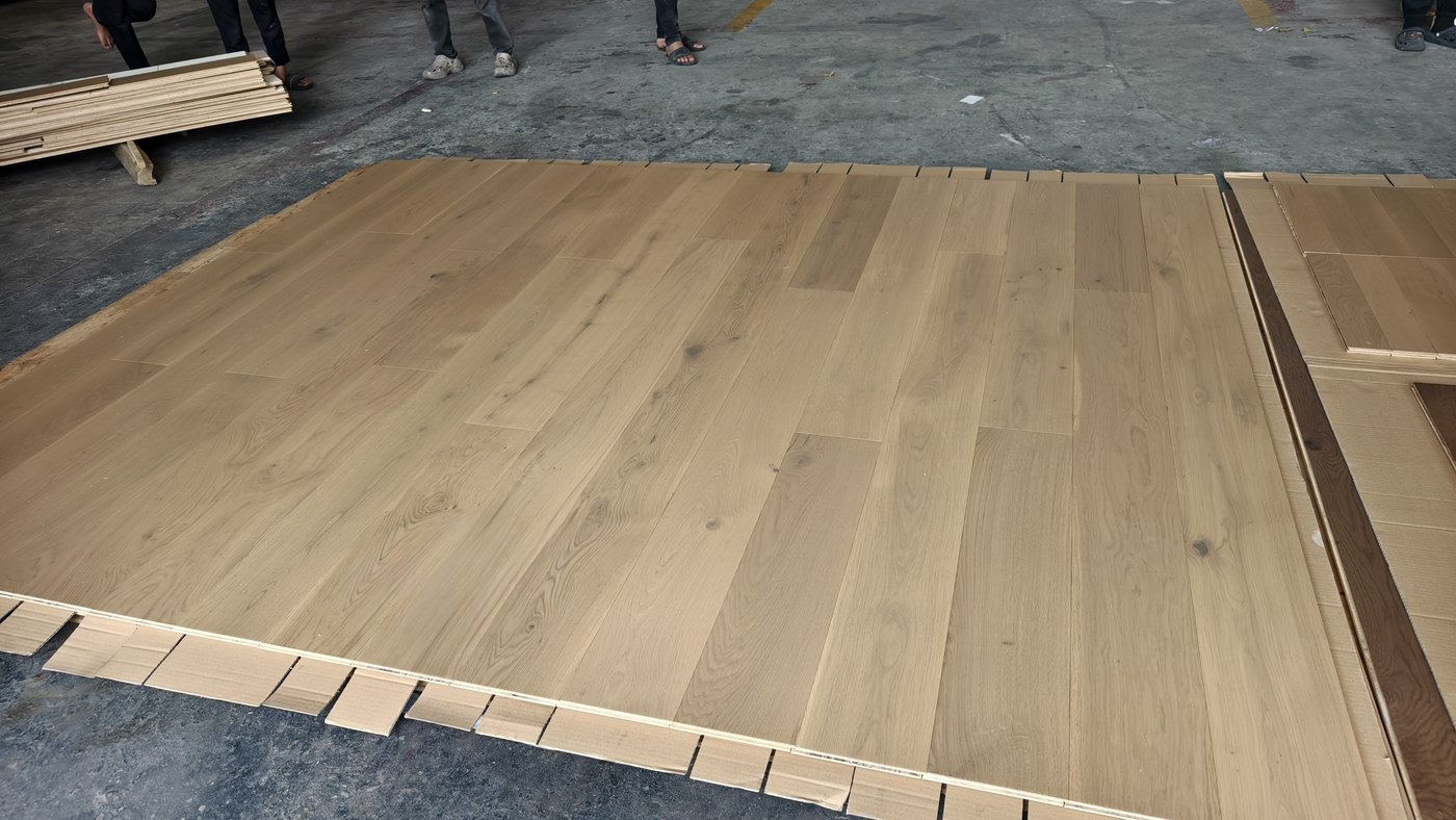 Oak flooring, Plank